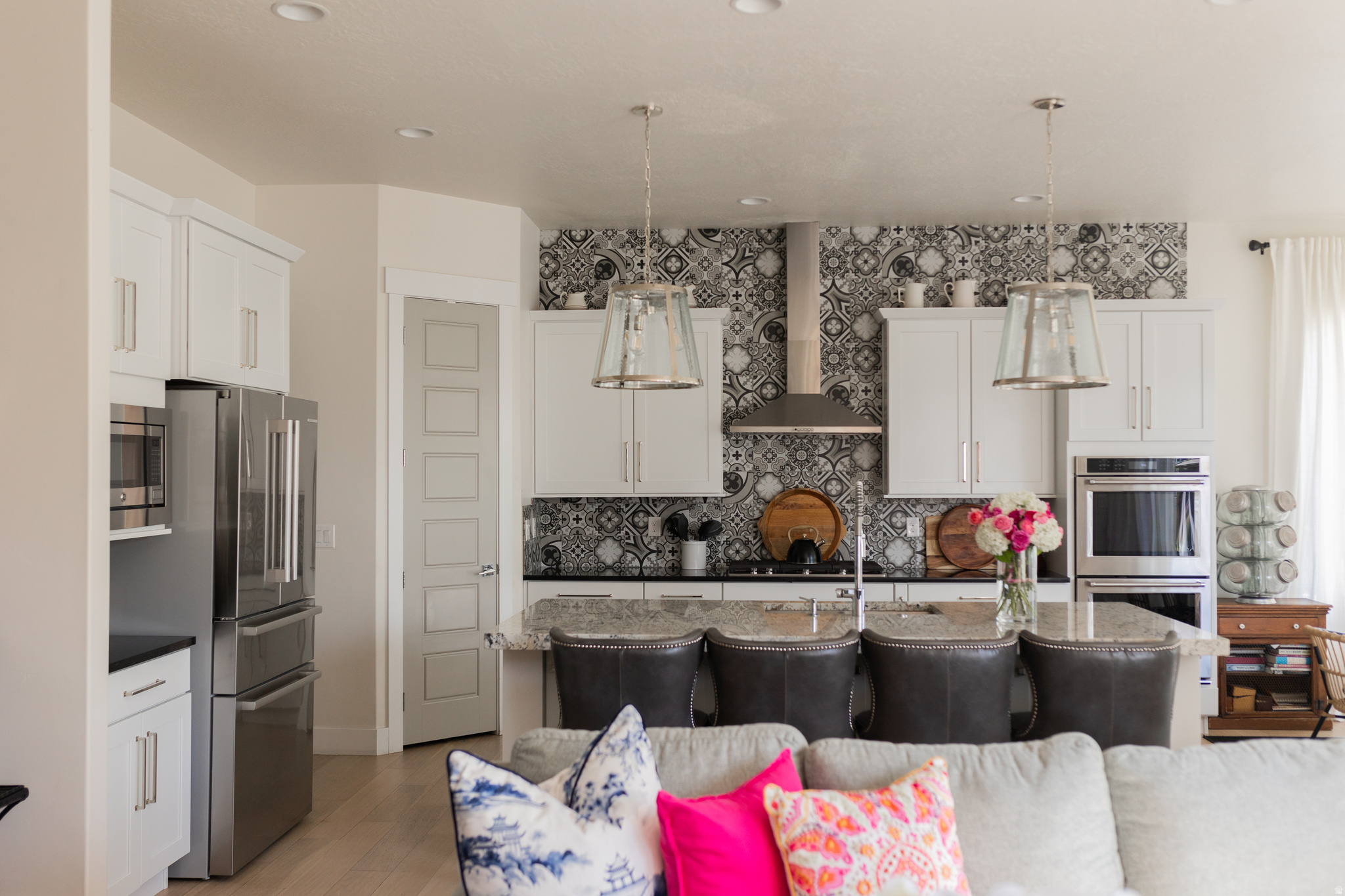 BROADVIEW SHORES - Residential