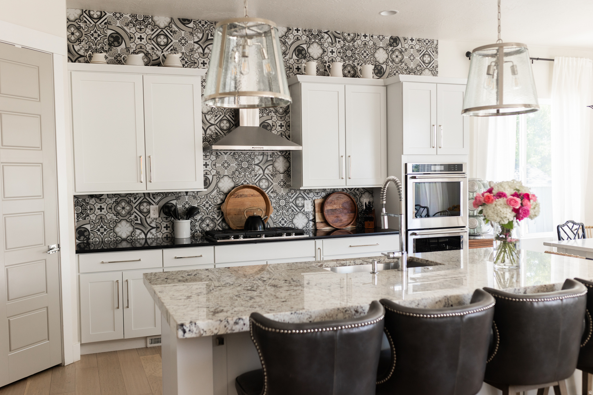 BROADVIEW SHORES - Residential
