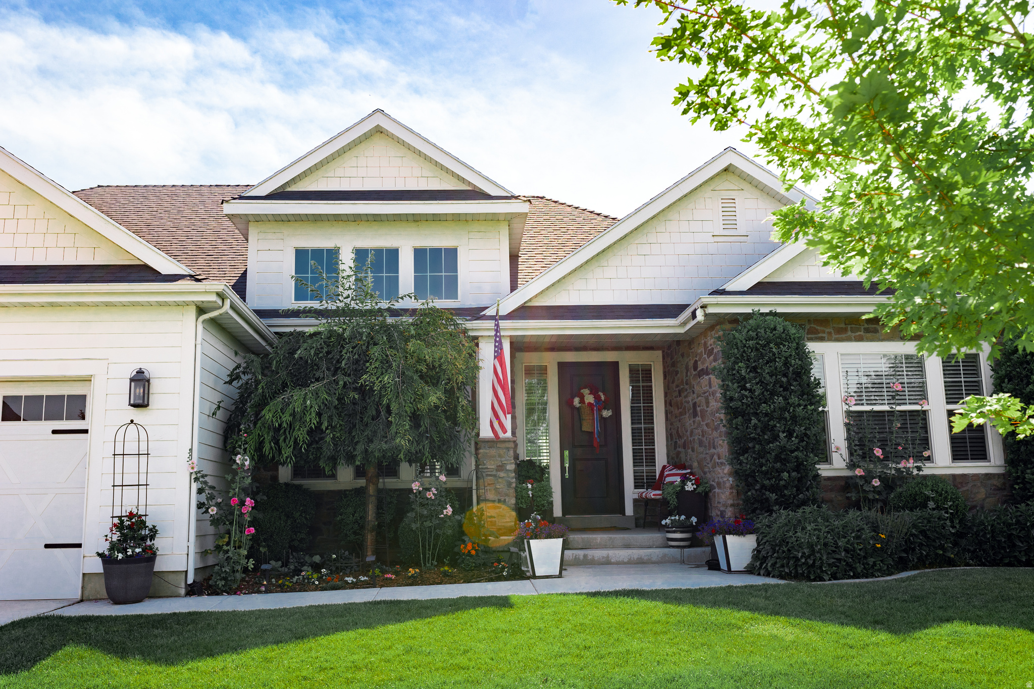 BROADVIEW SHORES - Residential