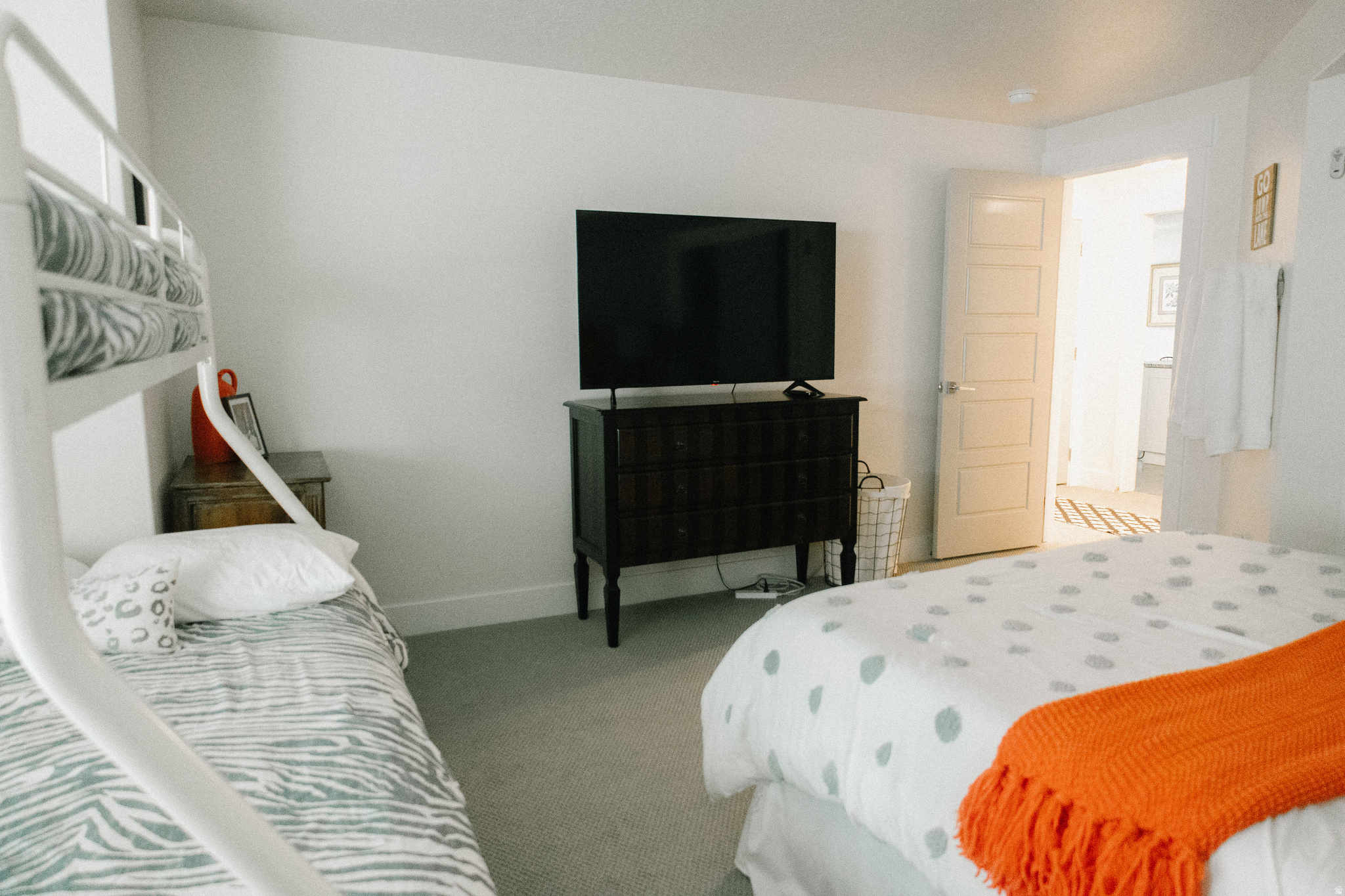 BROADVIEW SHORES - Residential