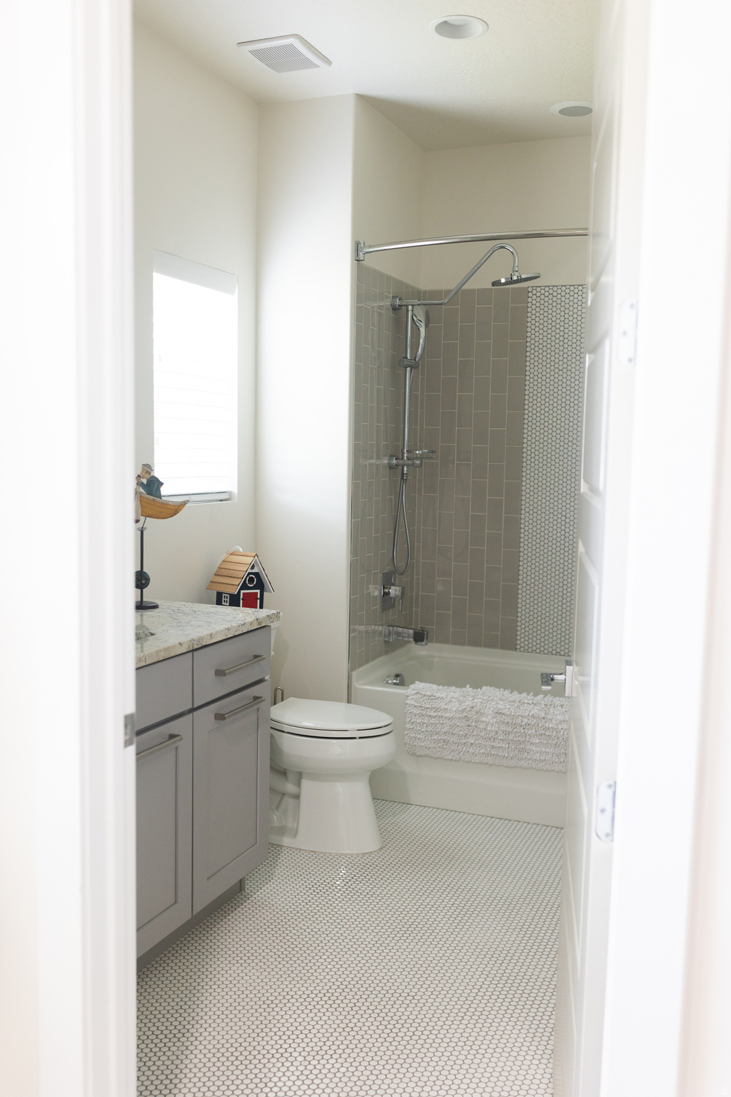 BROADVIEW SHORES - Residential
