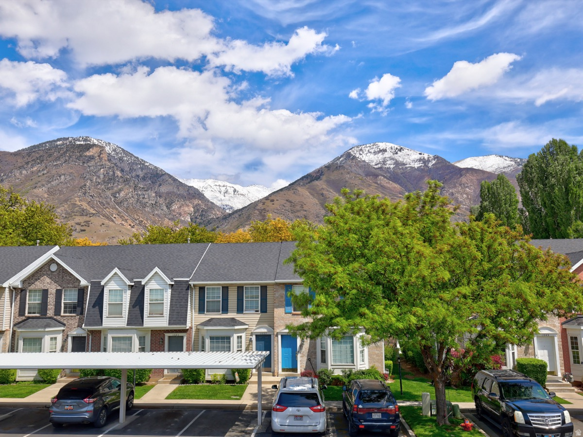 EASTGATE TOWNHOMES - Residential