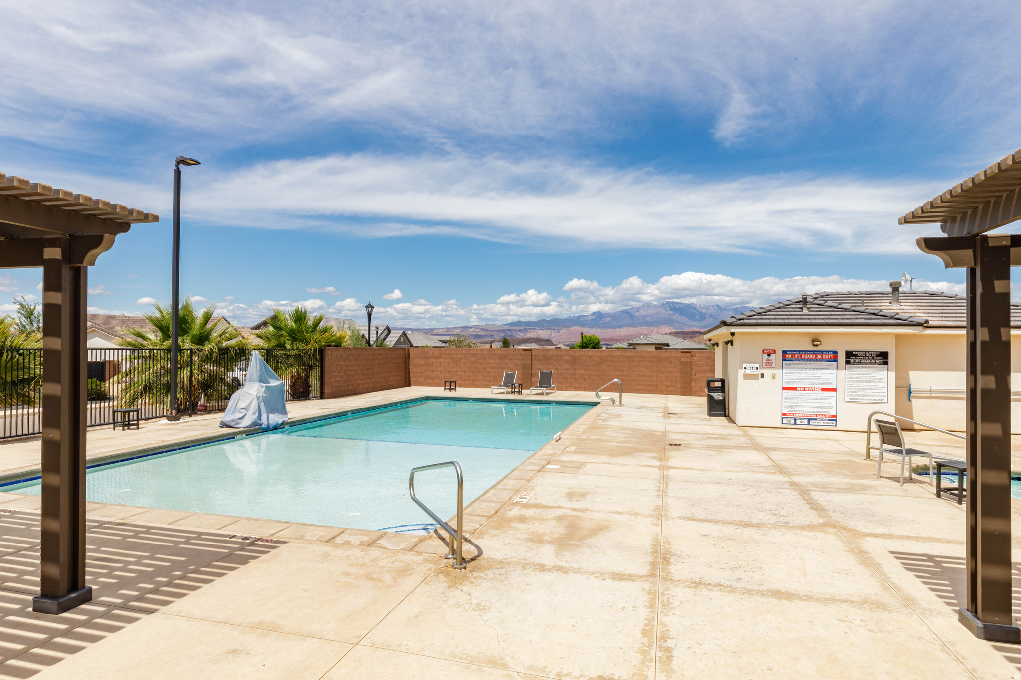 WARNER GATEWAY PH 4 - Residential