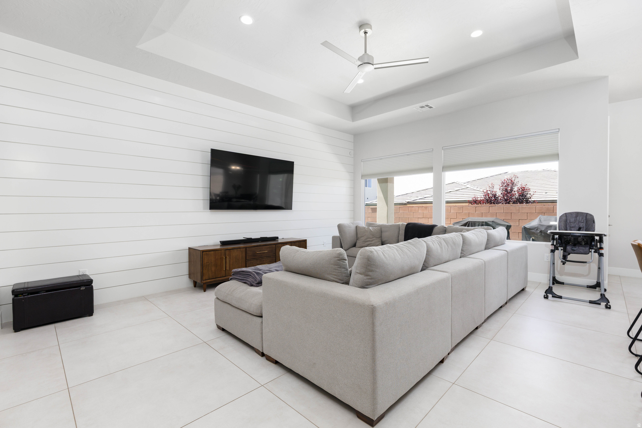 WARNER GATEWAY PH 4 - Residential