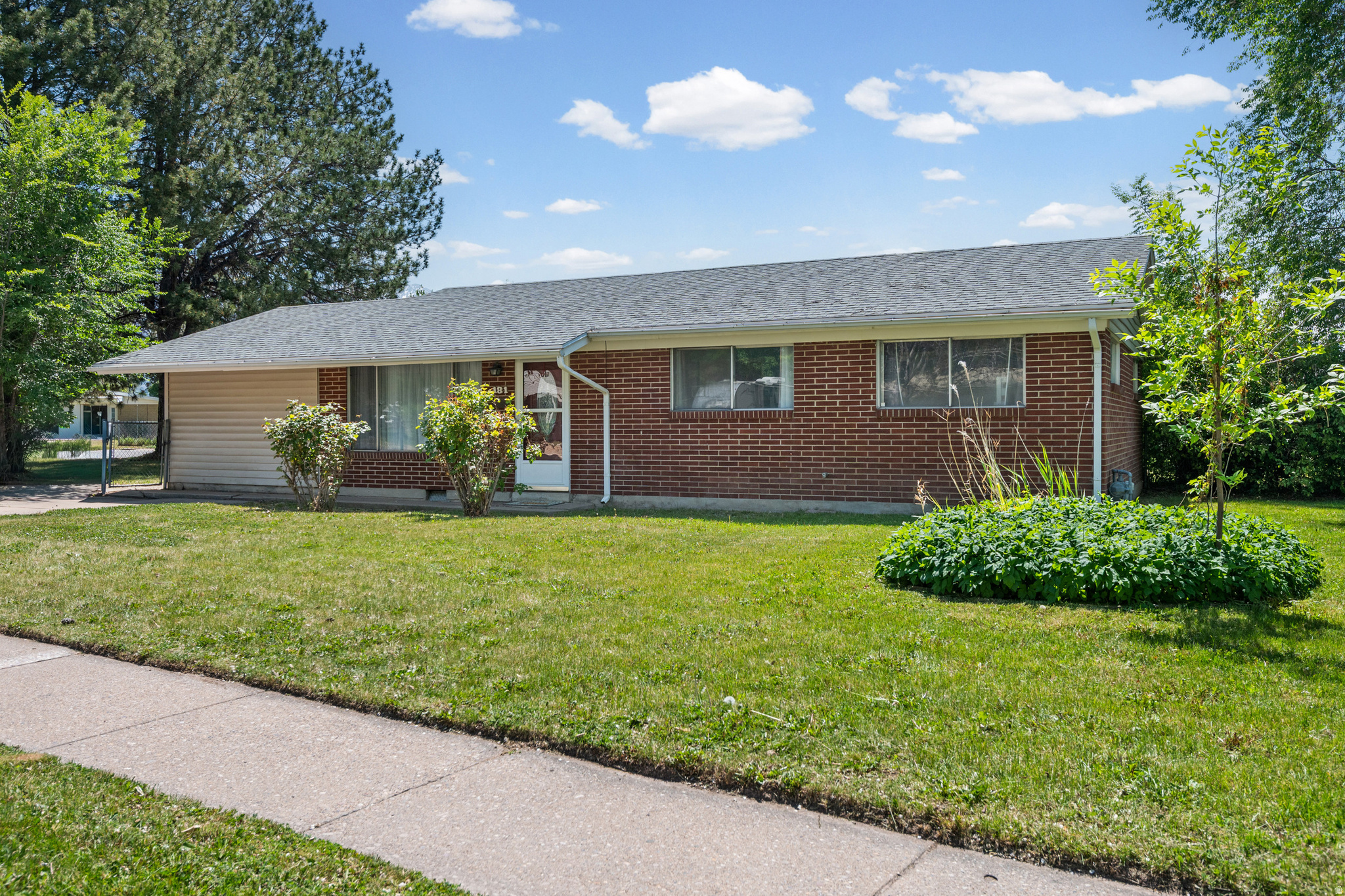 GOLDEN ACRES #5 - Residential