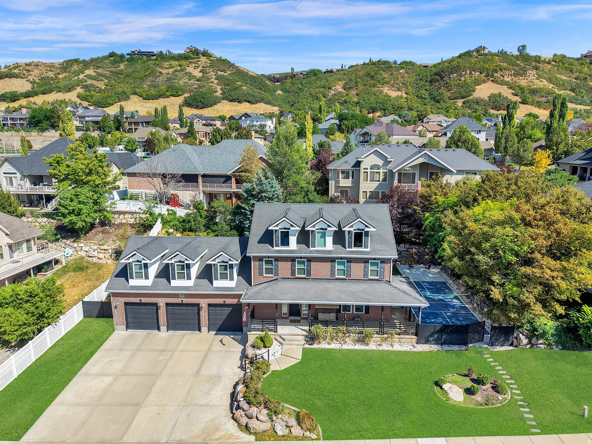 BRIDLEWOOD SOUTH ESTATES - Residential