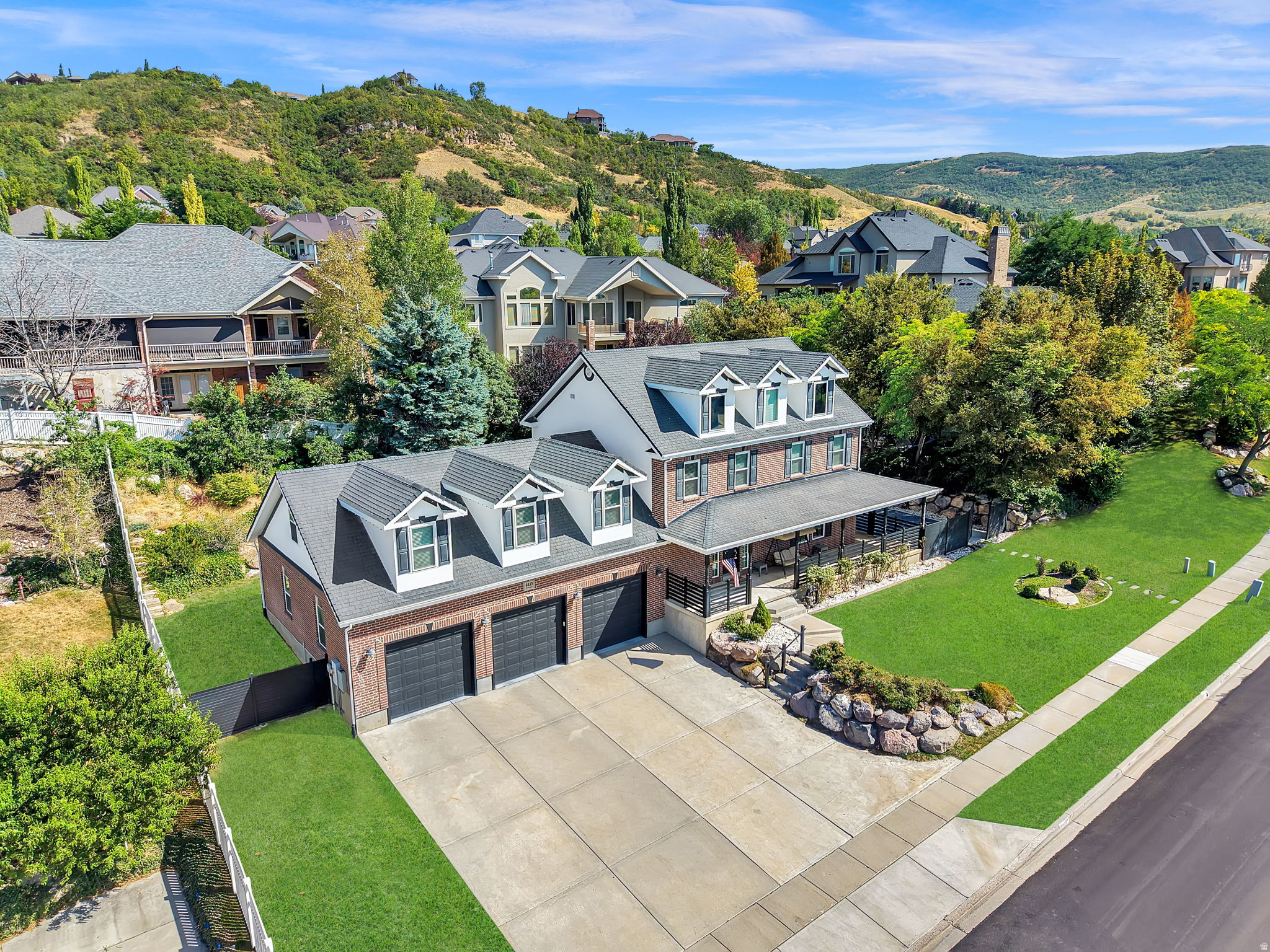 BRIDLEWOOD SOUTH ESTATES - Residential