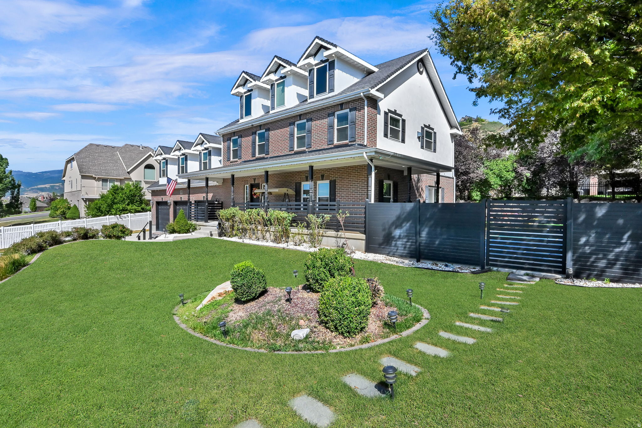 BRIDLEWOOD SOUTH ESTATES - Residential