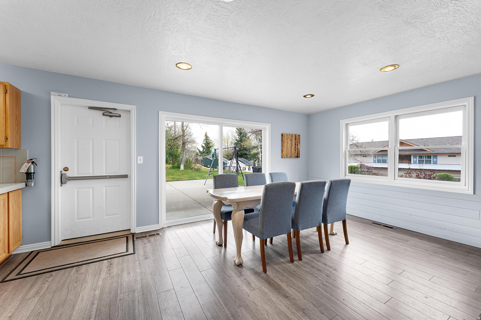 SWISS OAKS - Residential