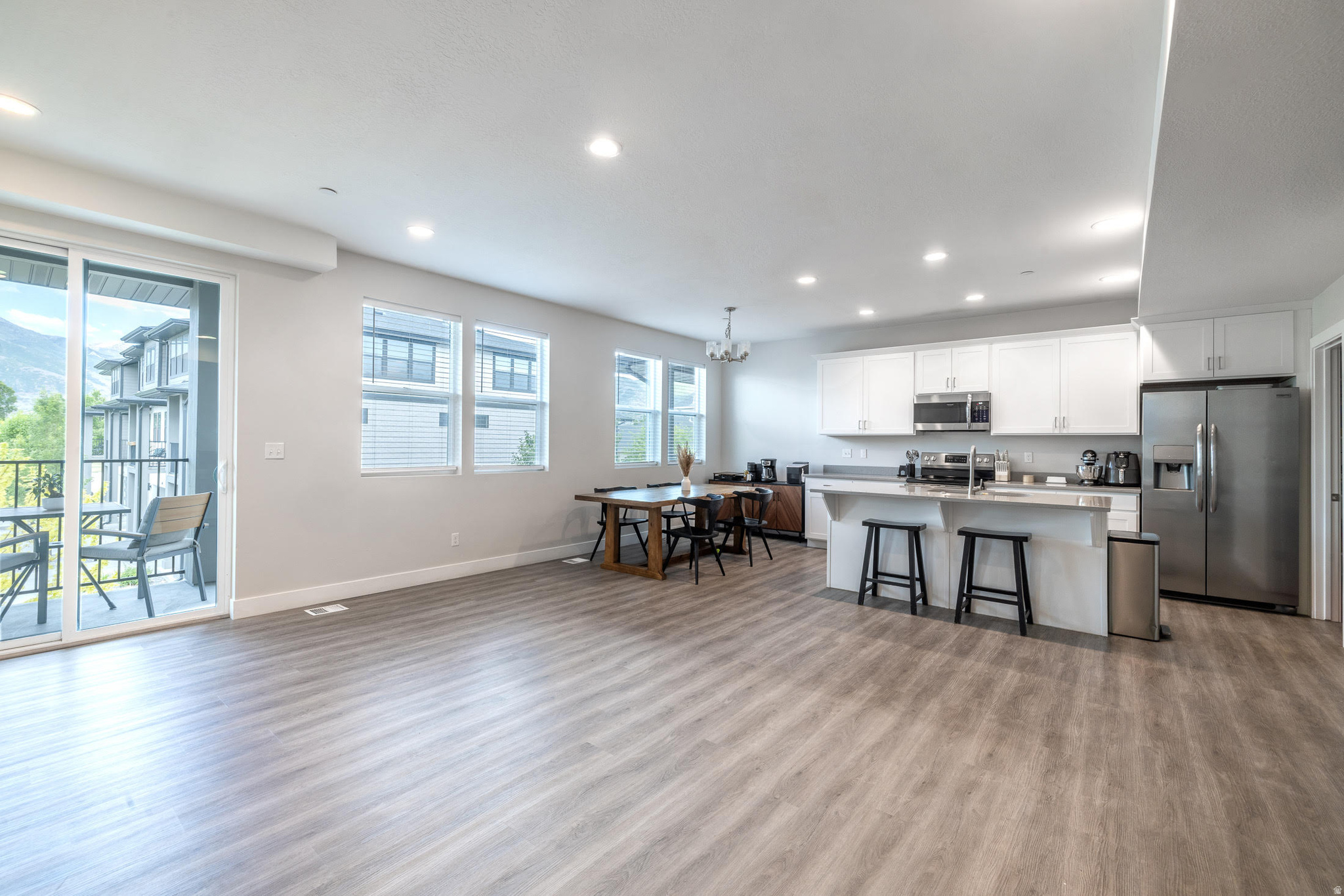 CREEKSIDE - Residential