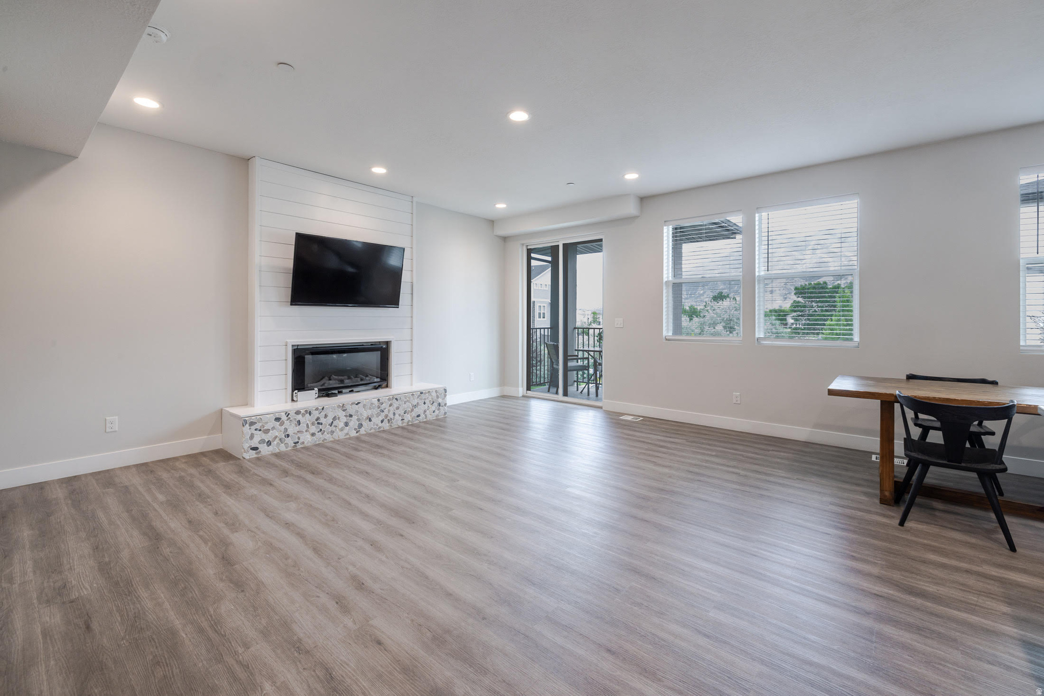 CREEKSIDE - Residential