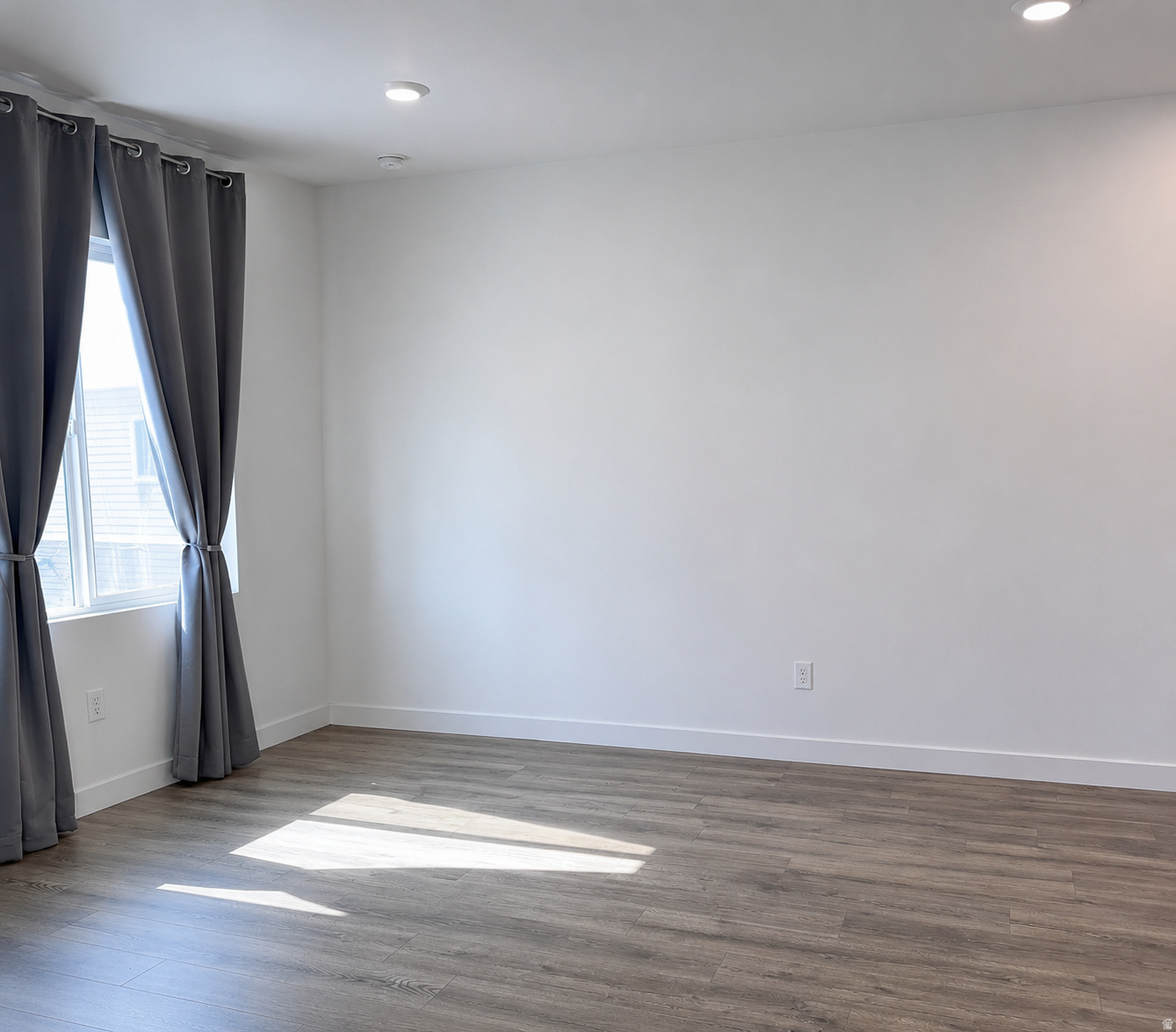 EAGLE POINT TOWNHOMES - Residential