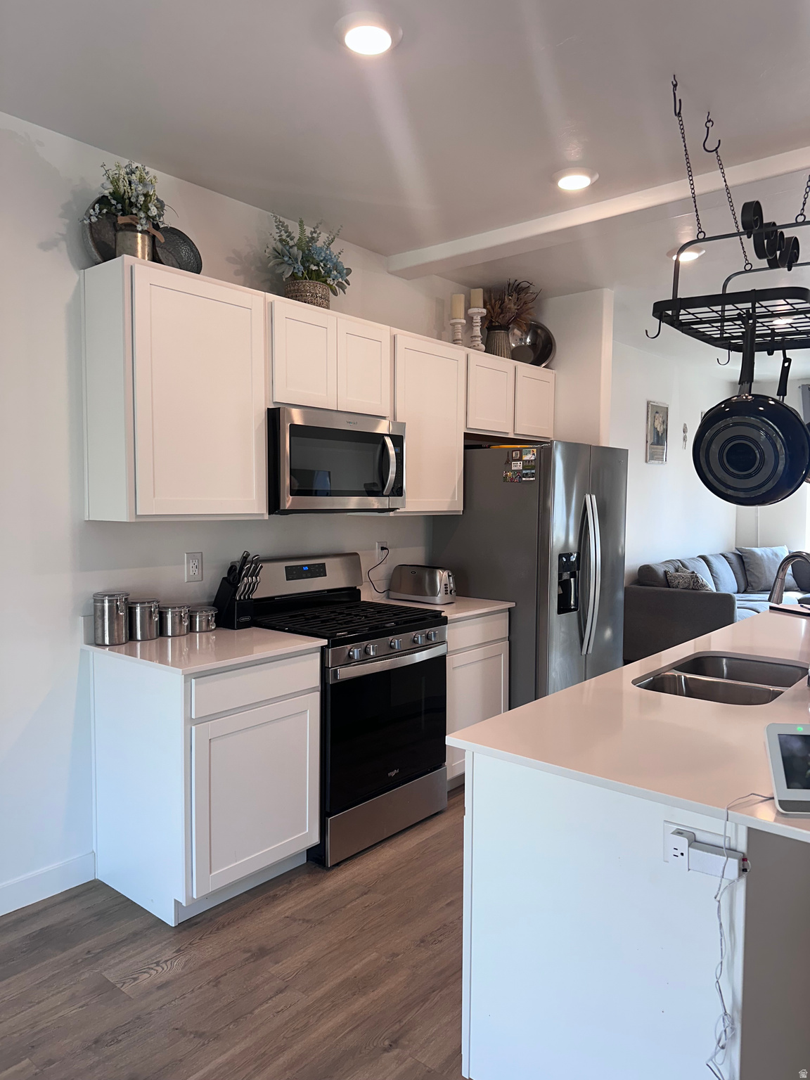 EAGLE POINT TOWNHOMES - Residential