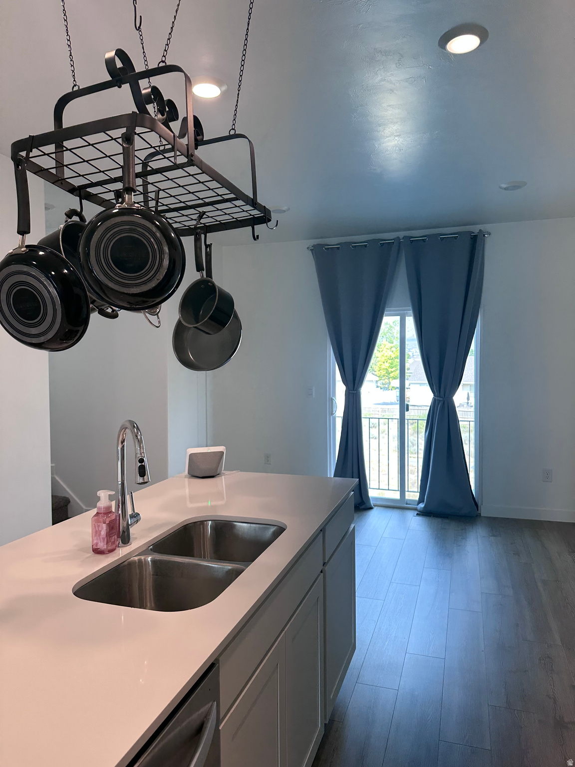 EAGLE POINT TOWNHOMES - Residential