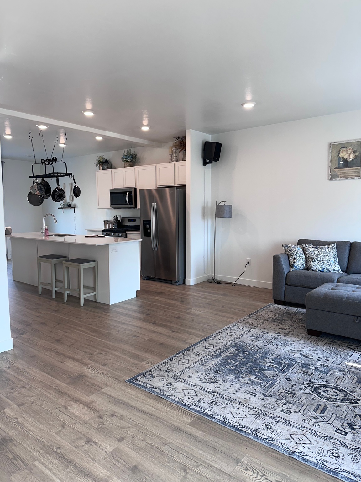 EAGLE POINT TOWNHOMES - Residential