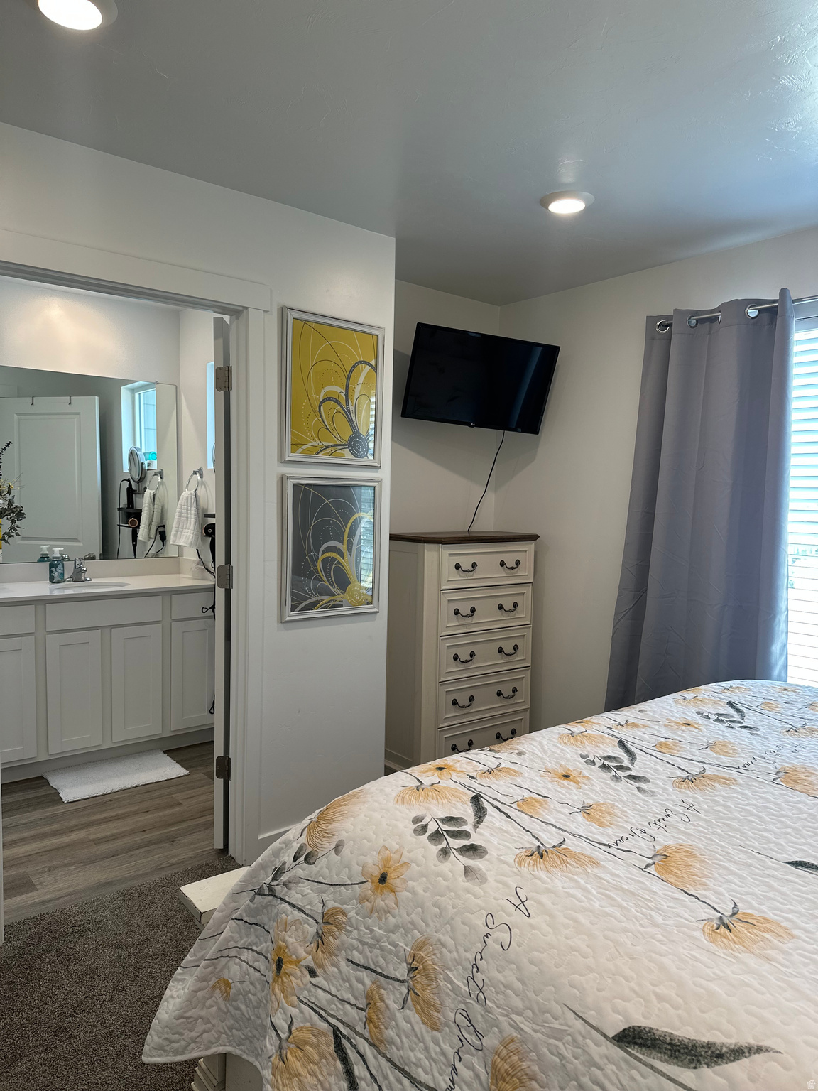 EAGLE POINT TOWNHOMES - Residential