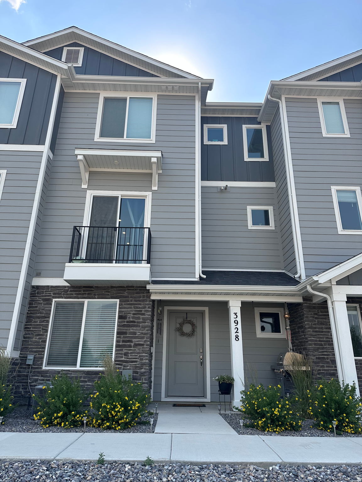 EAGLE POINT TOWNHOMES - Residential