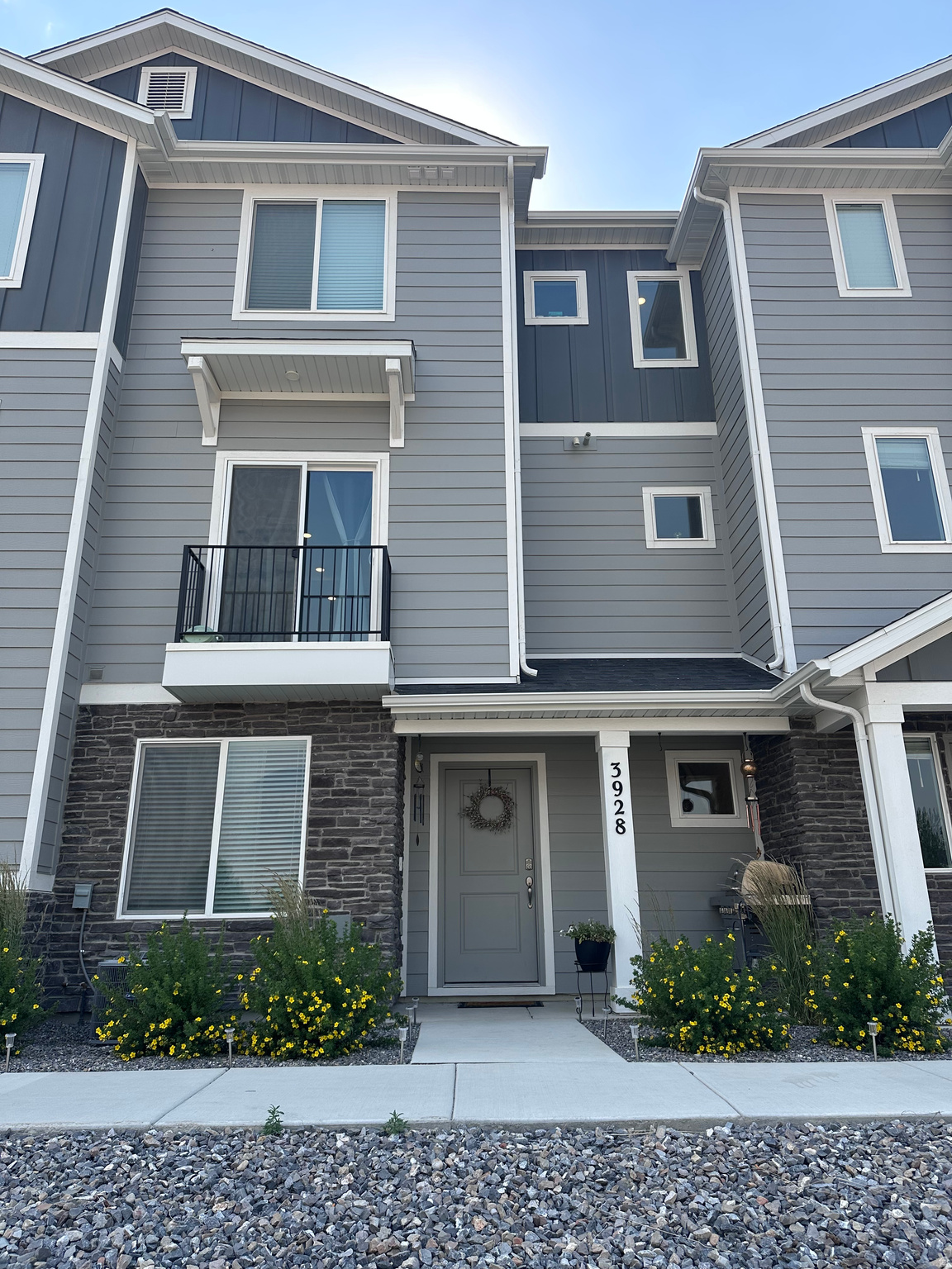 EAGLE POINT TOWNHOMES - Residential