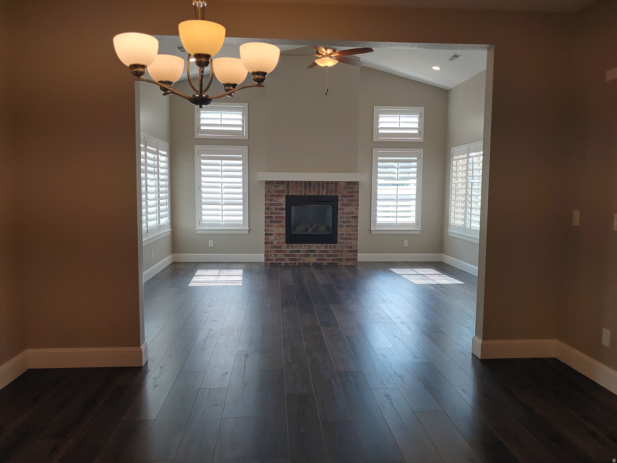 HARVEST CROSSING VILLAS - Residential