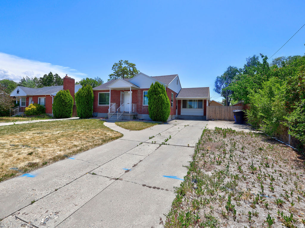 KEARNS TOWNSITE - Residential