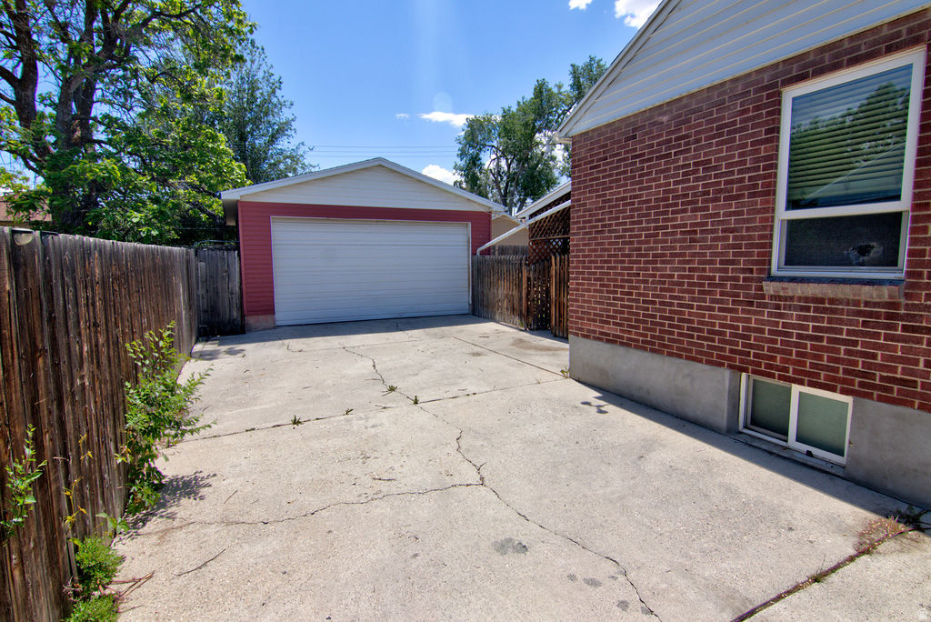 KEARNS TOWNSITE - Residential
