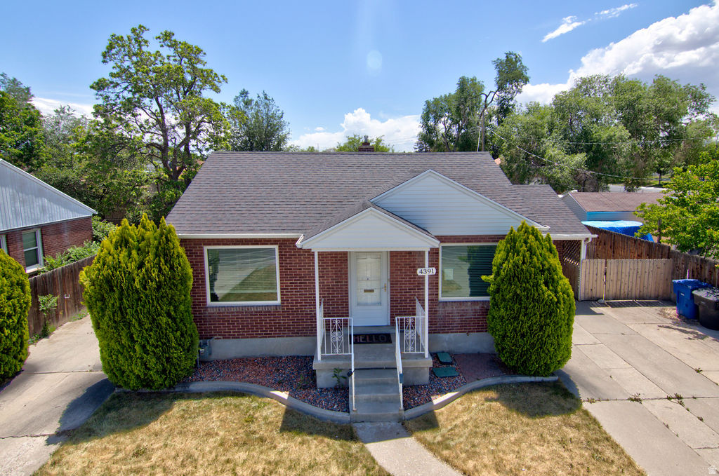KEARNS TOWNSITE - Residential