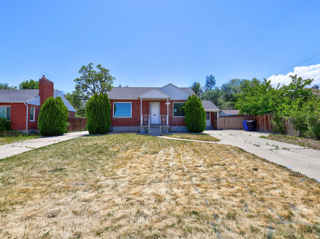 KEARNS TOWNSITE - Residential