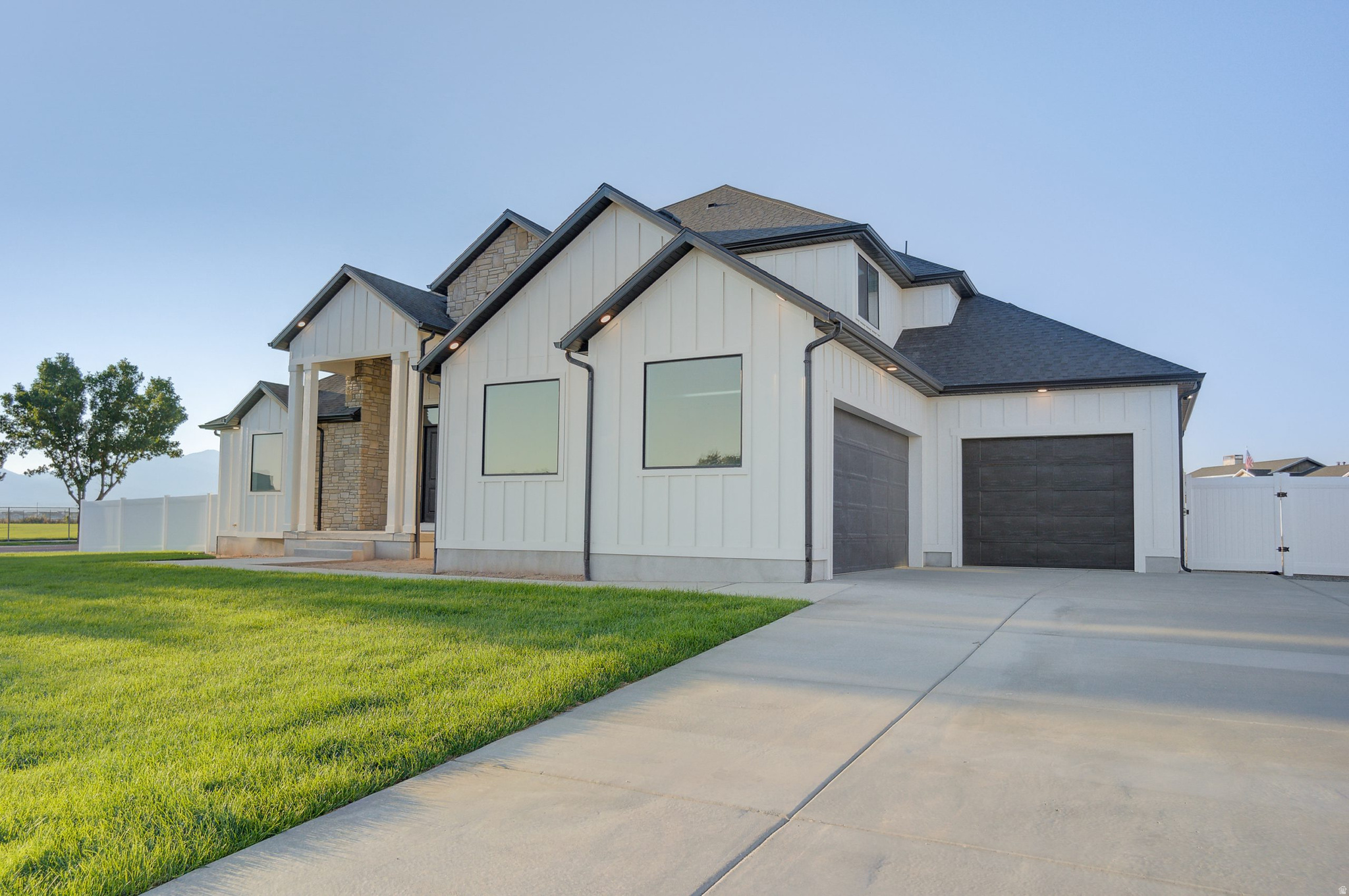 MAJESTIC VIEW - Residential