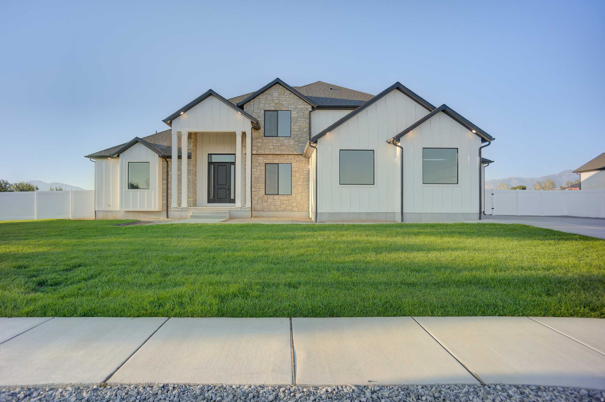 MAJESTIC VIEW - Residential