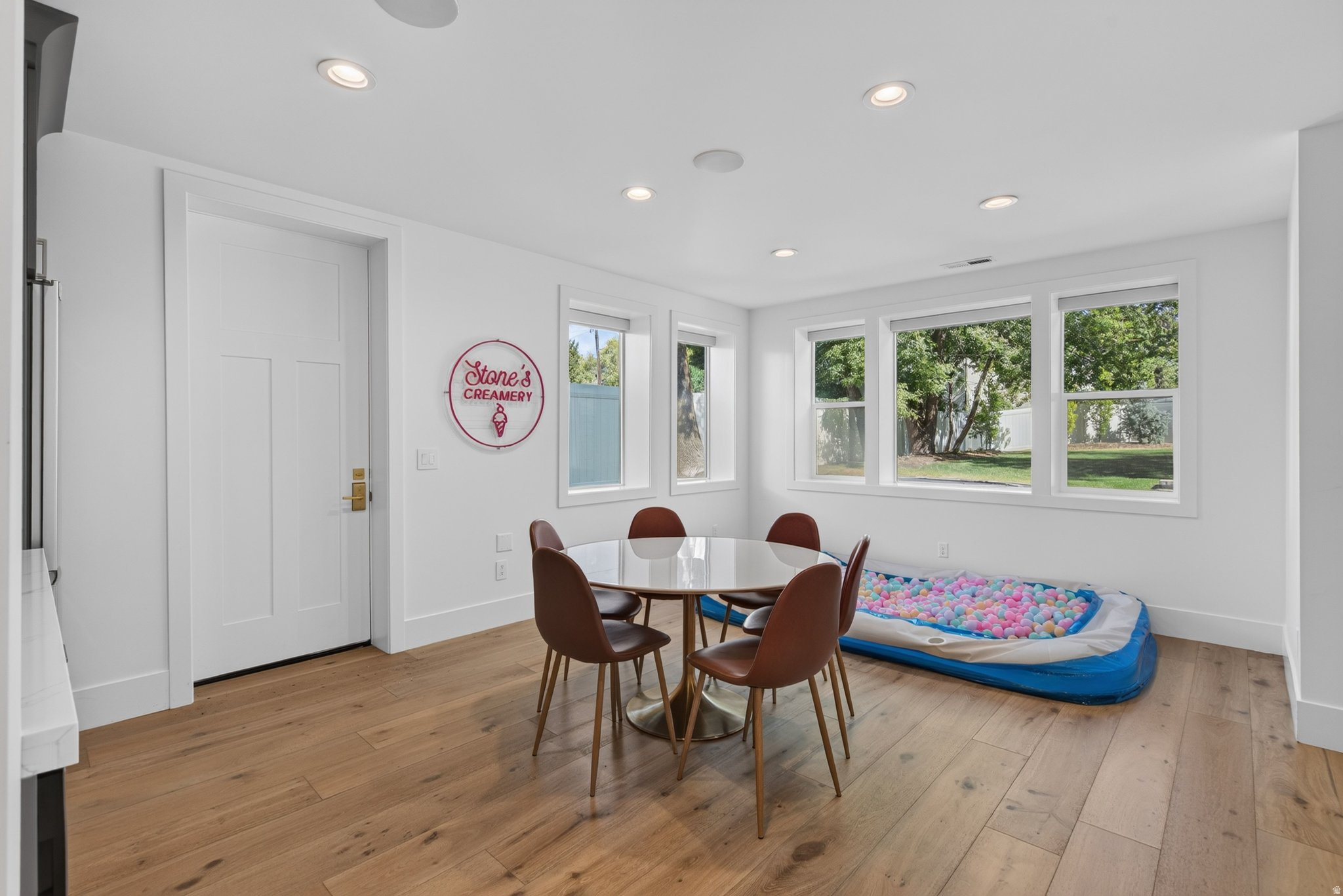 DAVIS - Residential