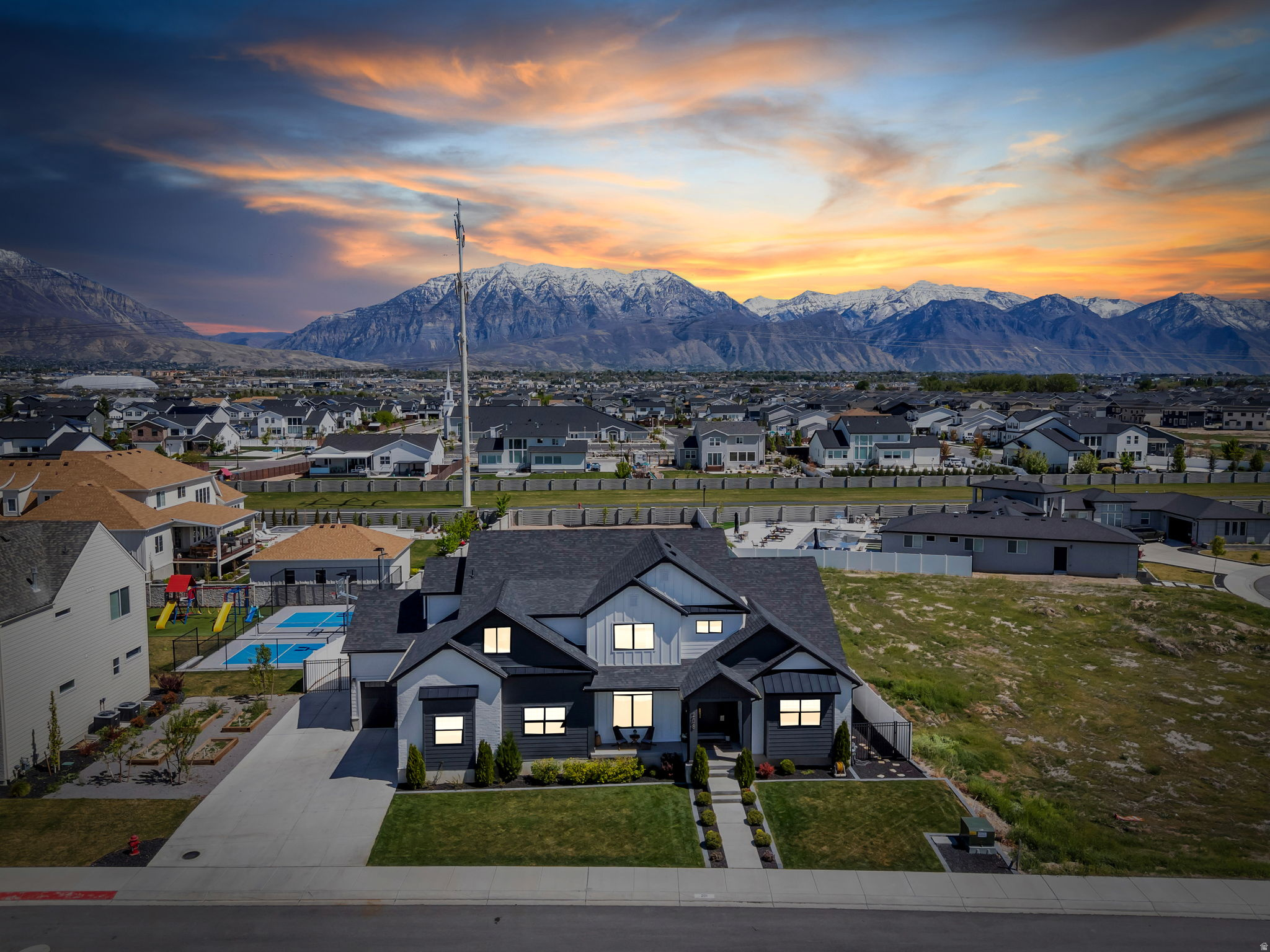 JAMES BAY AT WATERS EDGE - Residential
