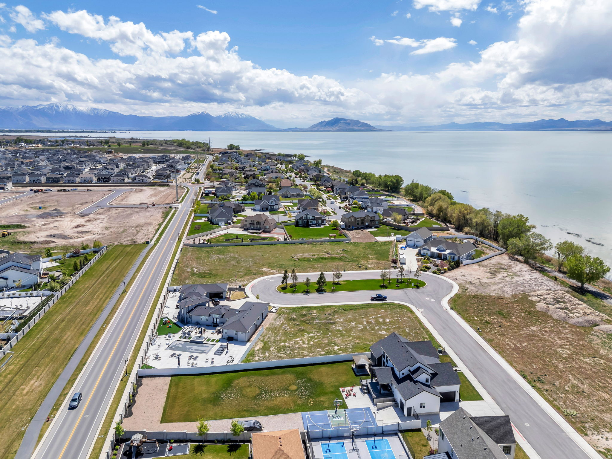 JAMES BAY AT WATERS EDGE - Residential