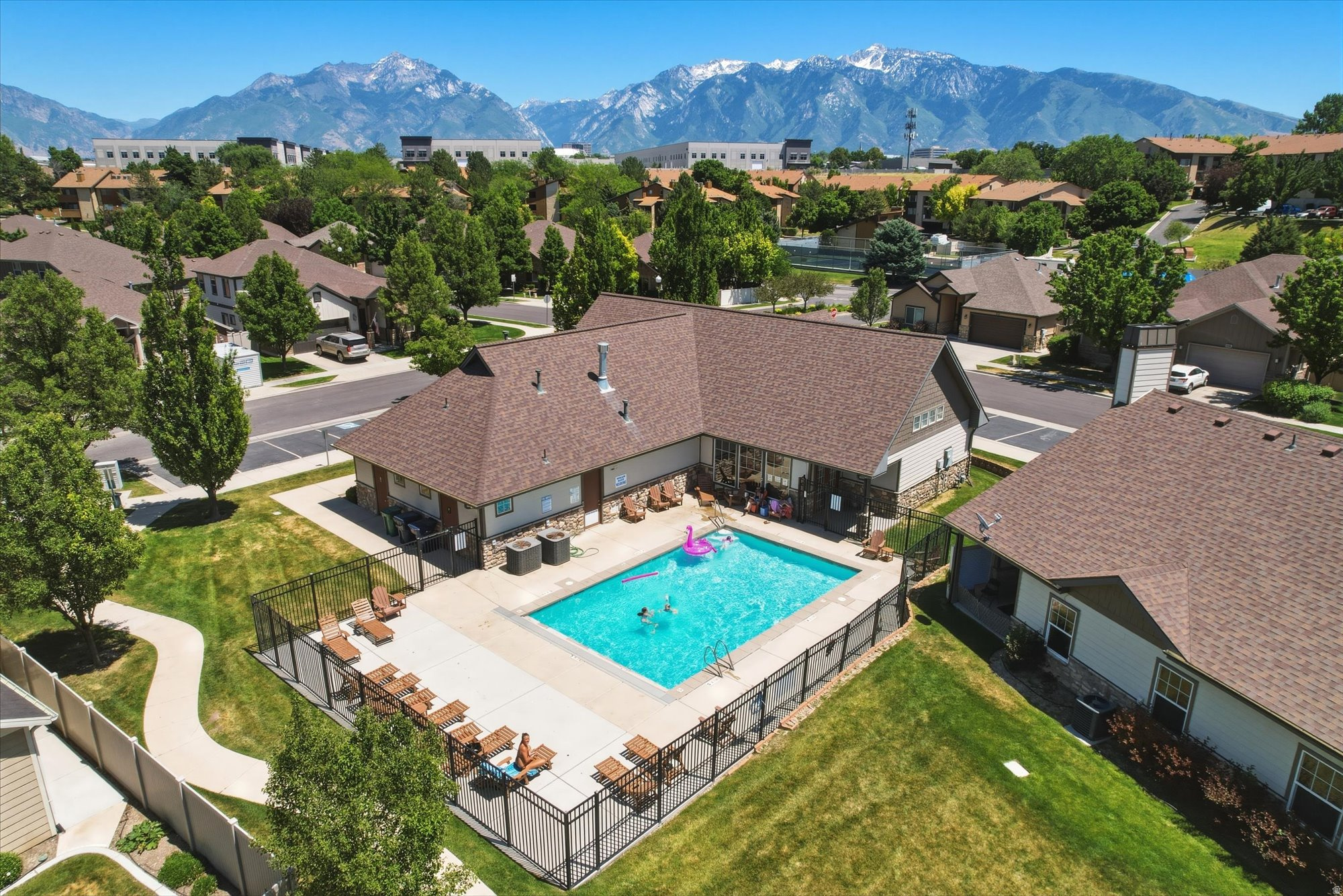 GABLES & VILLAS AT RIVER OAKS - Residential