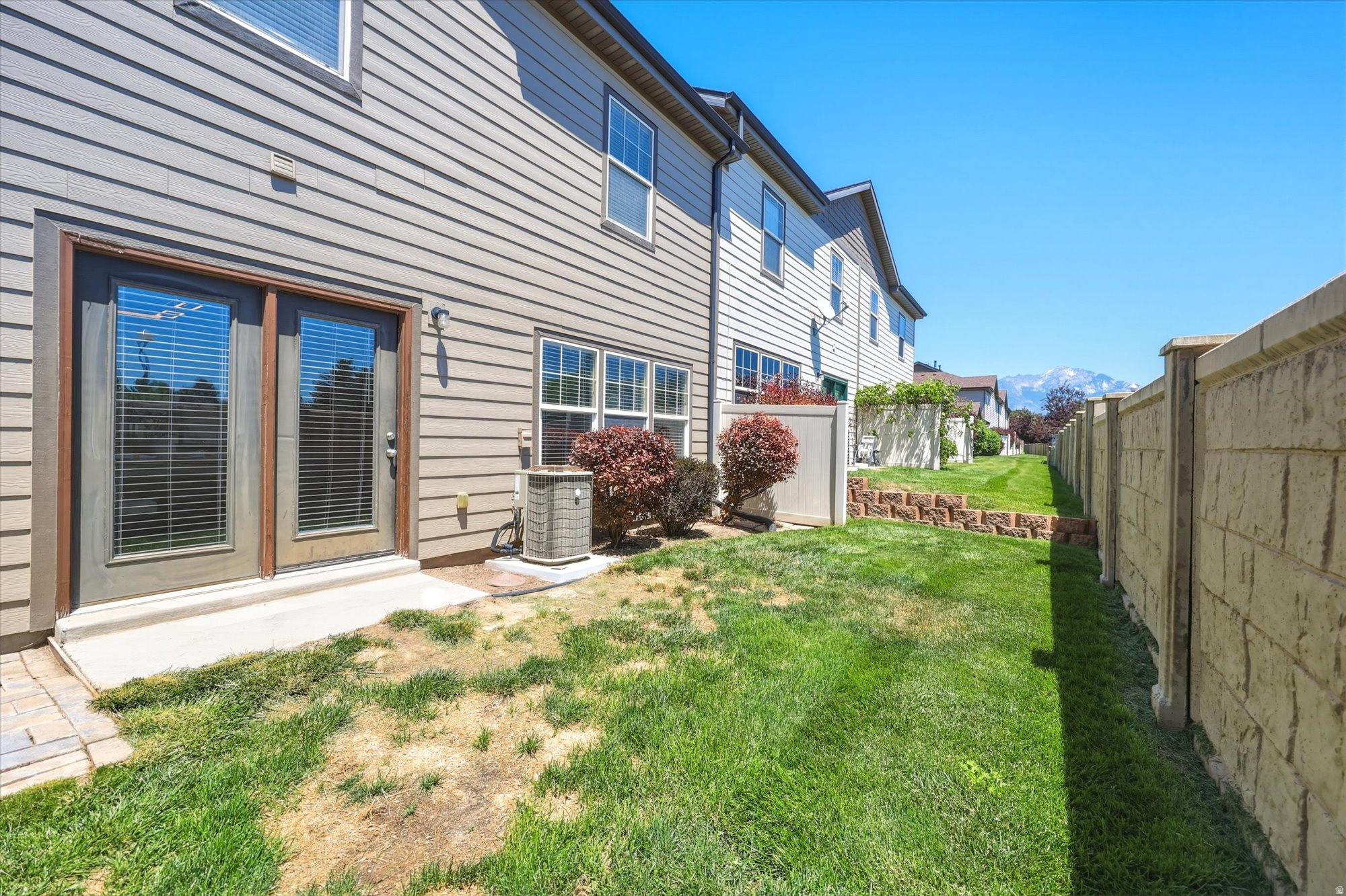 GABLES & VILLAS AT RIVER OAKS - Residential