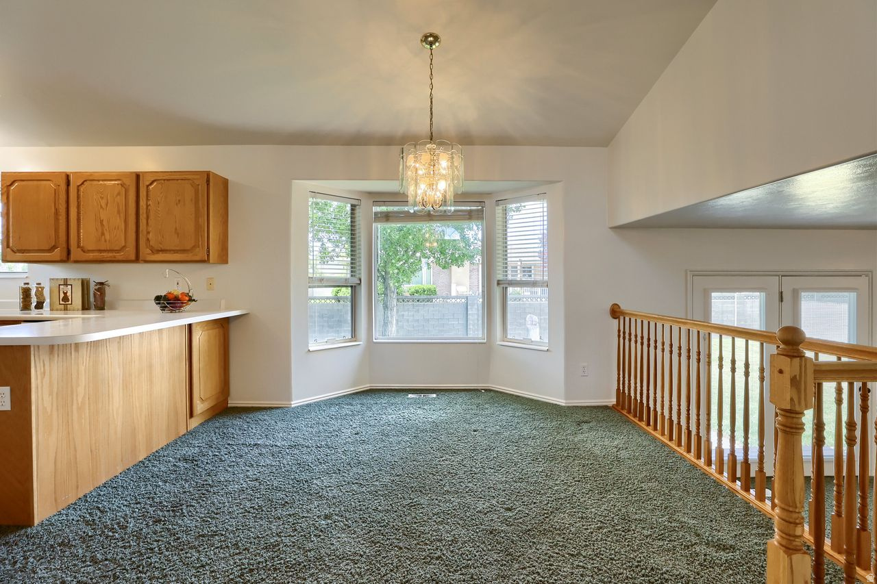 CAPITAL ESTATES - Residential