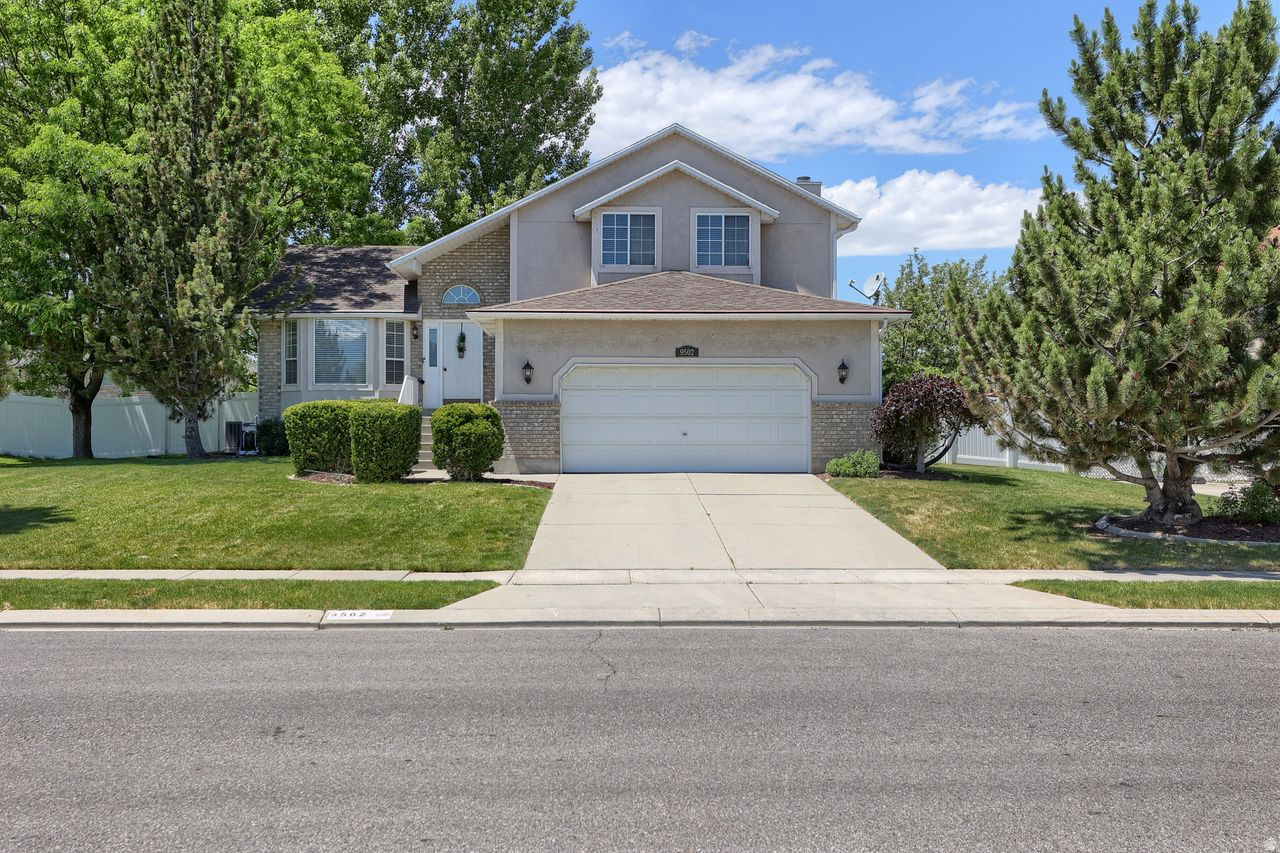 CAPITAL ESTATES - Residential