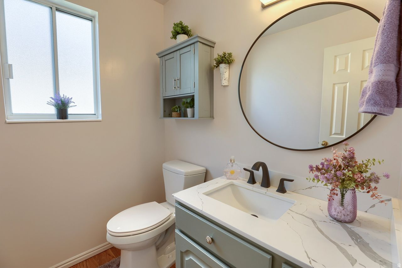 CAPITAL ESTATES - Residential