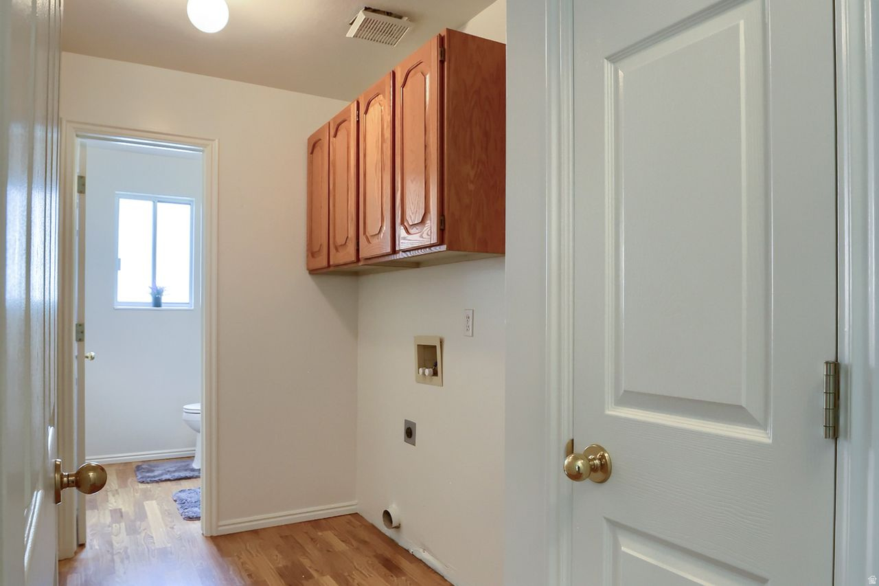 CAPITAL ESTATES - Residential