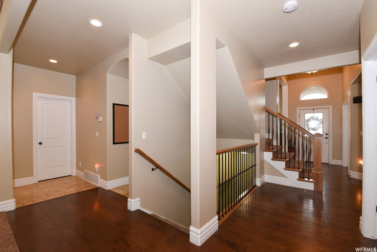 BARTON WOODS - Residential