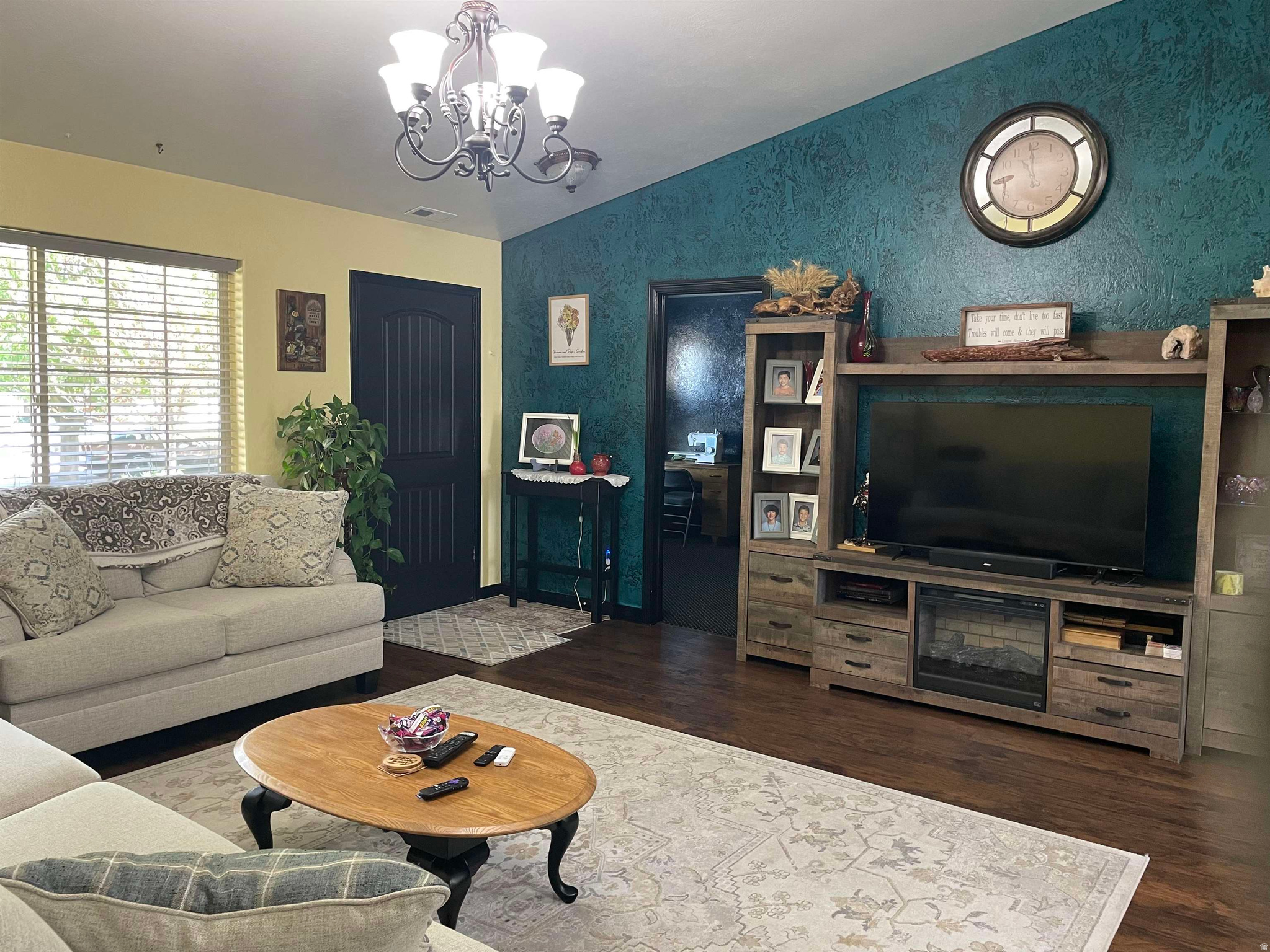 VICTORIAN VILLAGE 3RD ADDITION - Residential
