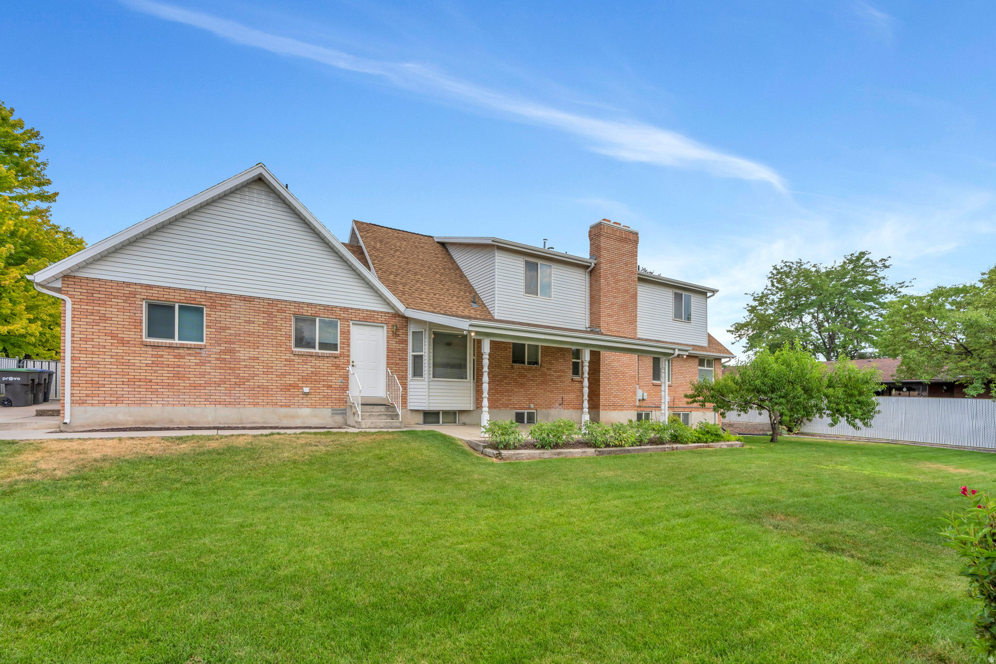 ROYAL ARCHES - Residential