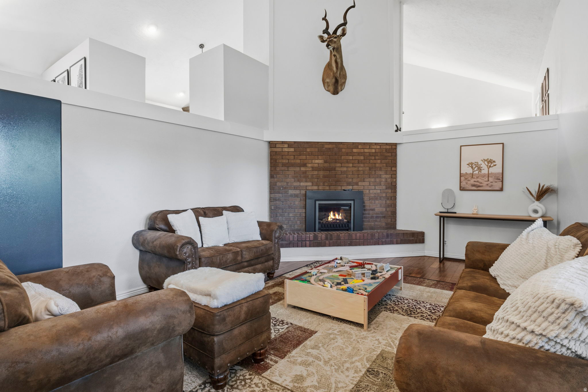GLENMOOR COUNTRY ESTATES - Residential