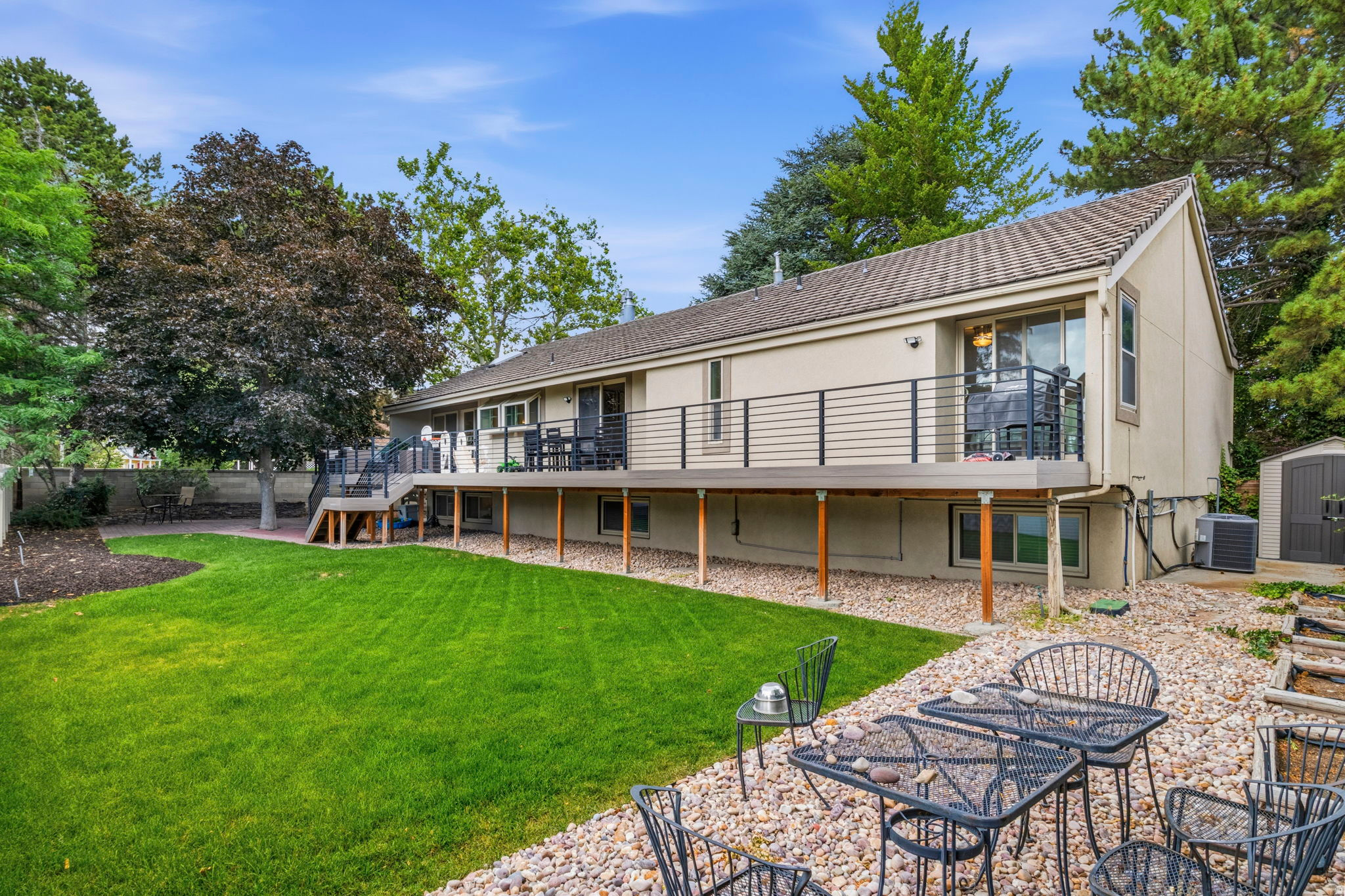 GLENMOOR COUNTRY ESTATES - Residential