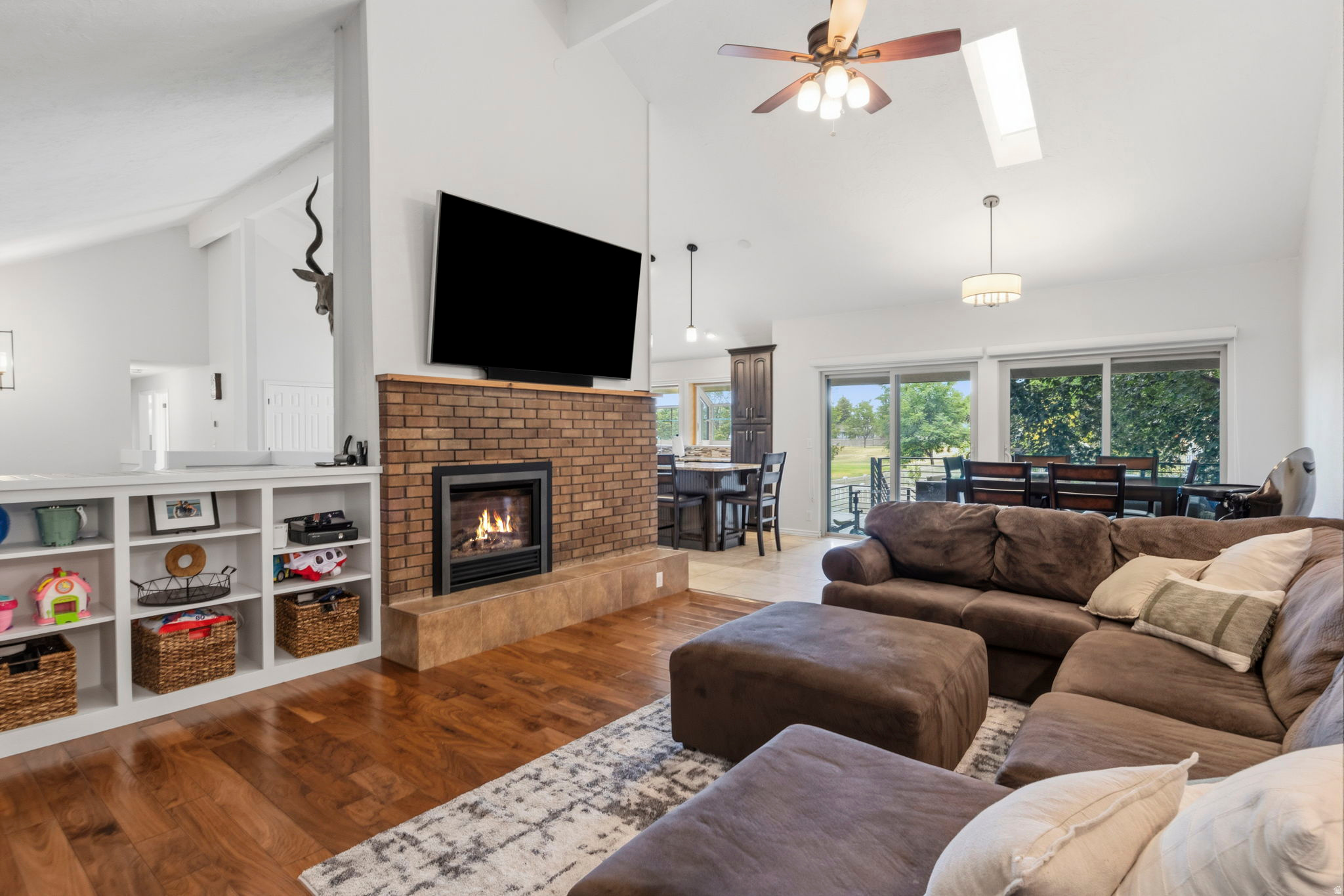 GLENMOOR COUNTRY ESTATES - Residential