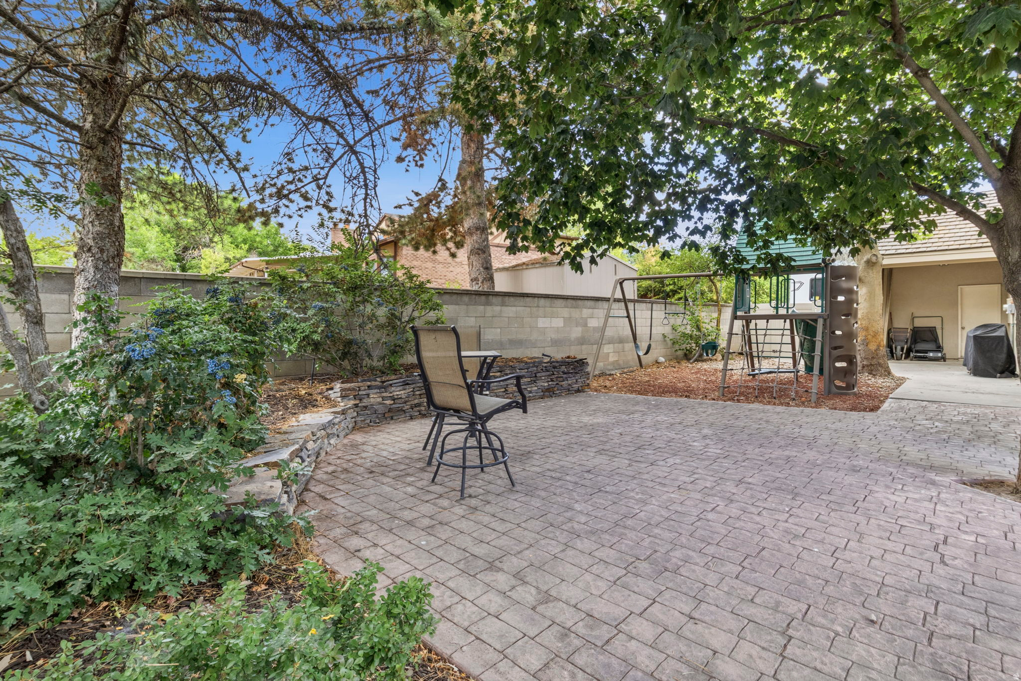 GLENMOOR COUNTRY ESTATES - Residential