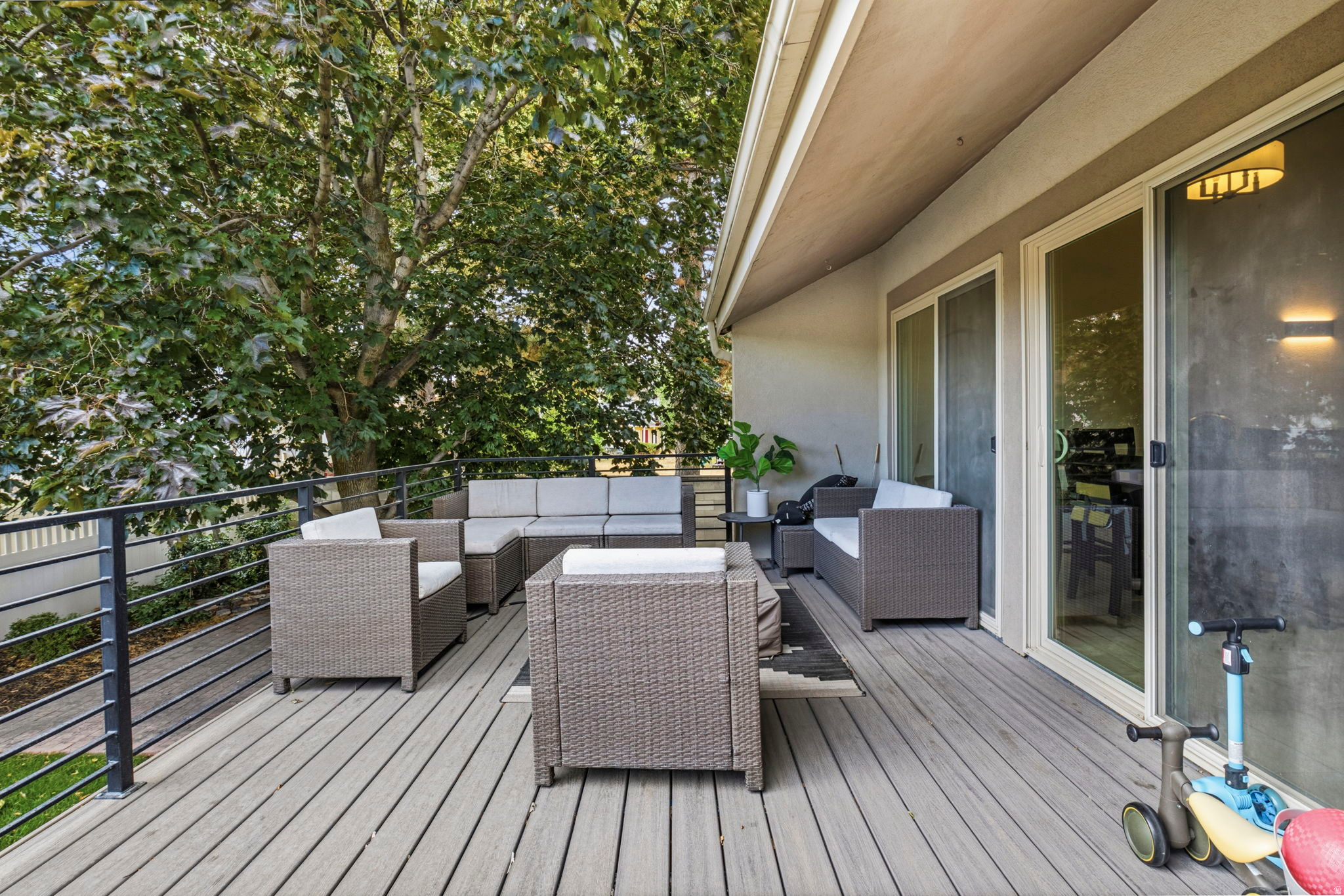 GLENMOOR COUNTRY ESTATES - Residential