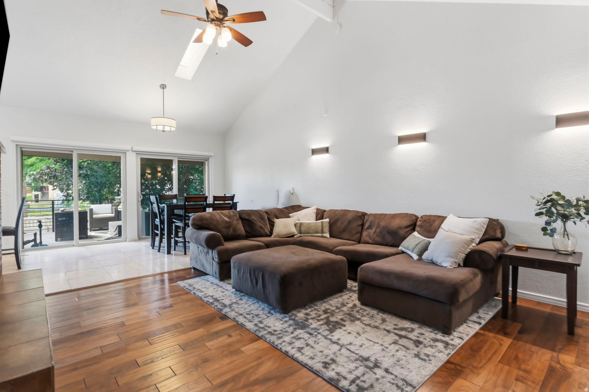 GLENMOOR COUNTRY ESTATES - Residential