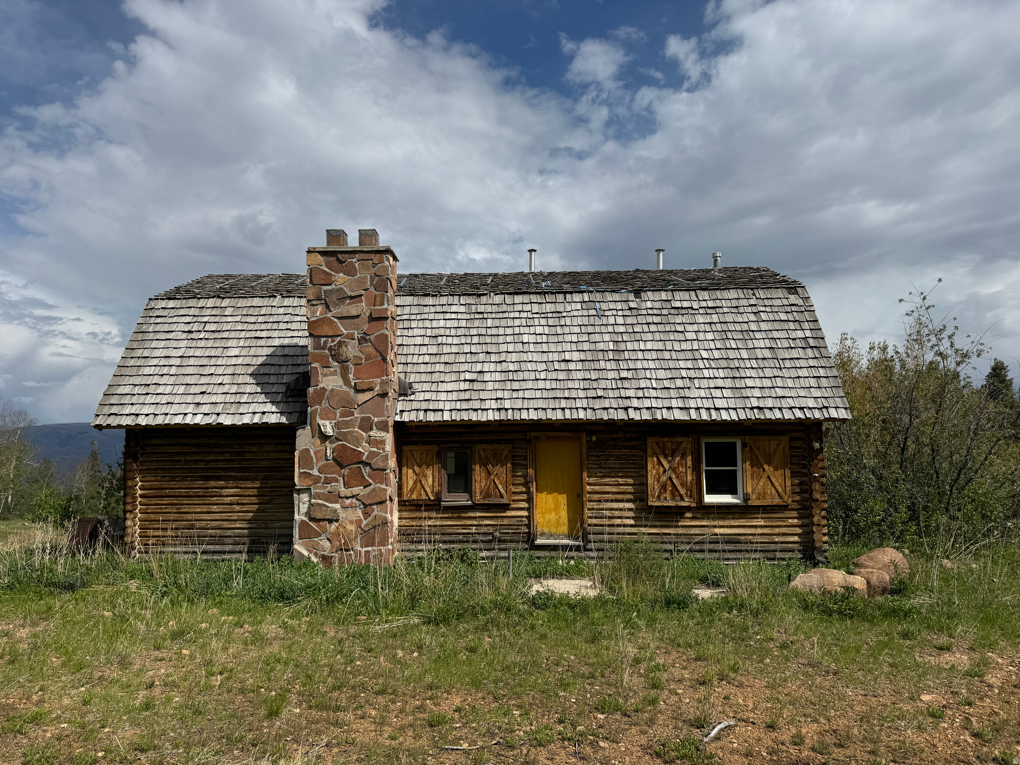 PINE MEADOW RANCH - Residential