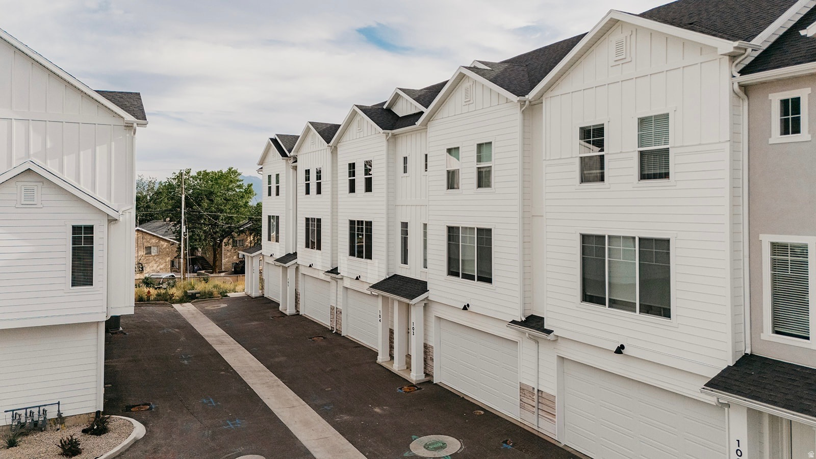 OAKRIDGE - Residential