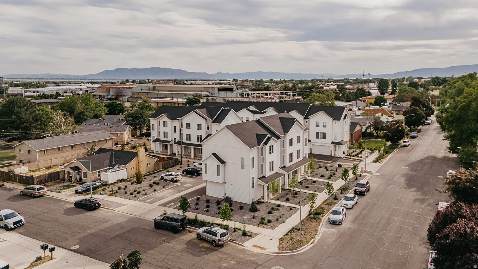 OAKRIDGE - Residential